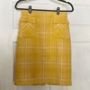 Yellow pencil skirt